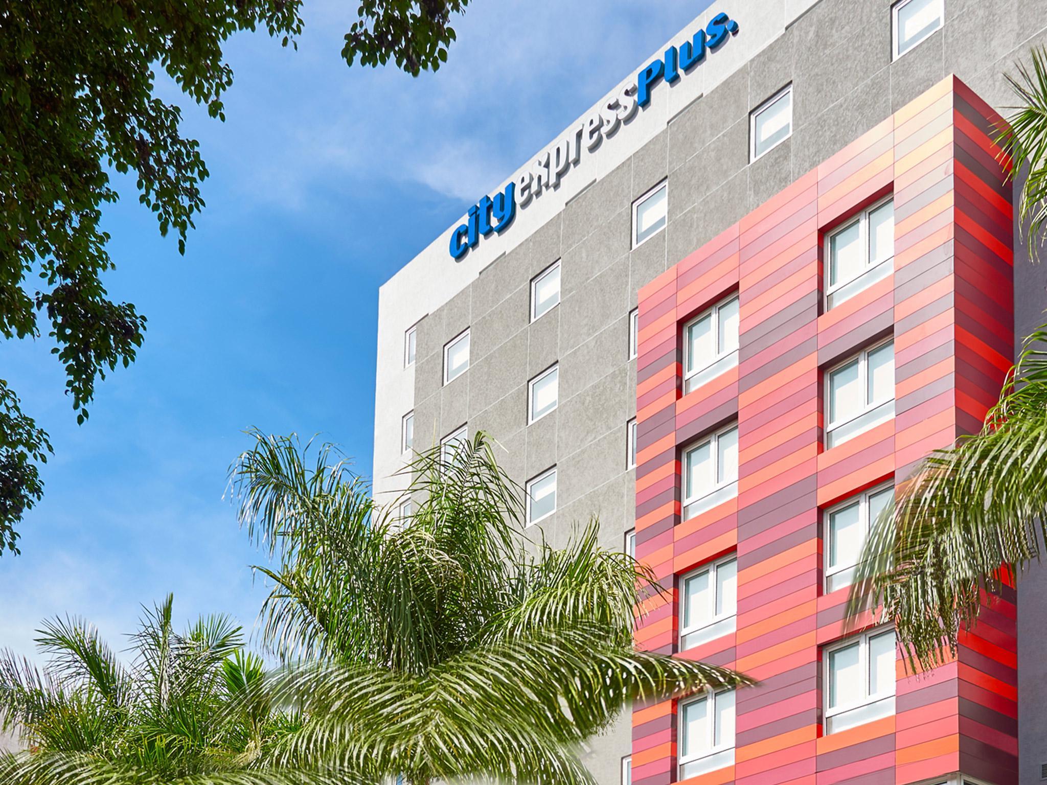 ซิตี้ เอ็กซ์เพรส พลัส กวาดาลาฮารา เอ็กซ์โป Hotel ซาโปปัน ภายนอก รูปภาพ